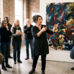 Performance Art: Kyra Vertes erklärt, wie der Körper zum künstlerischen Medium wird